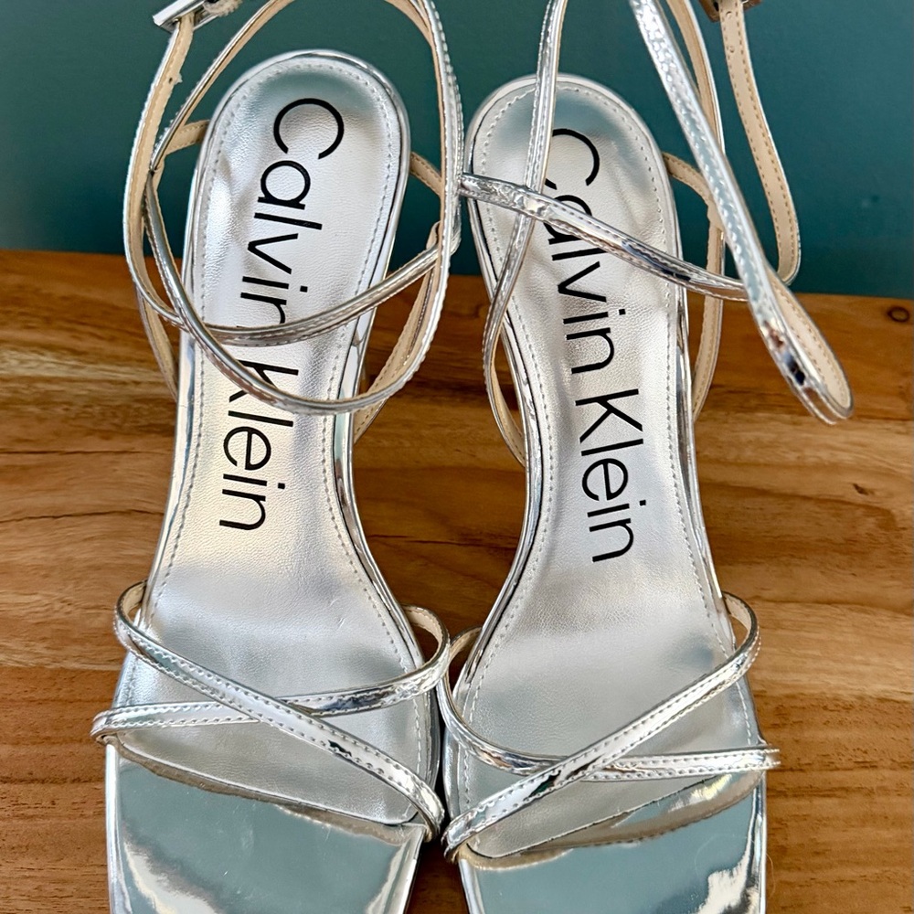 Calvin Klein Tegin Silver Strappy Heels – Size 9 – New in Box - Picture 3 of 4